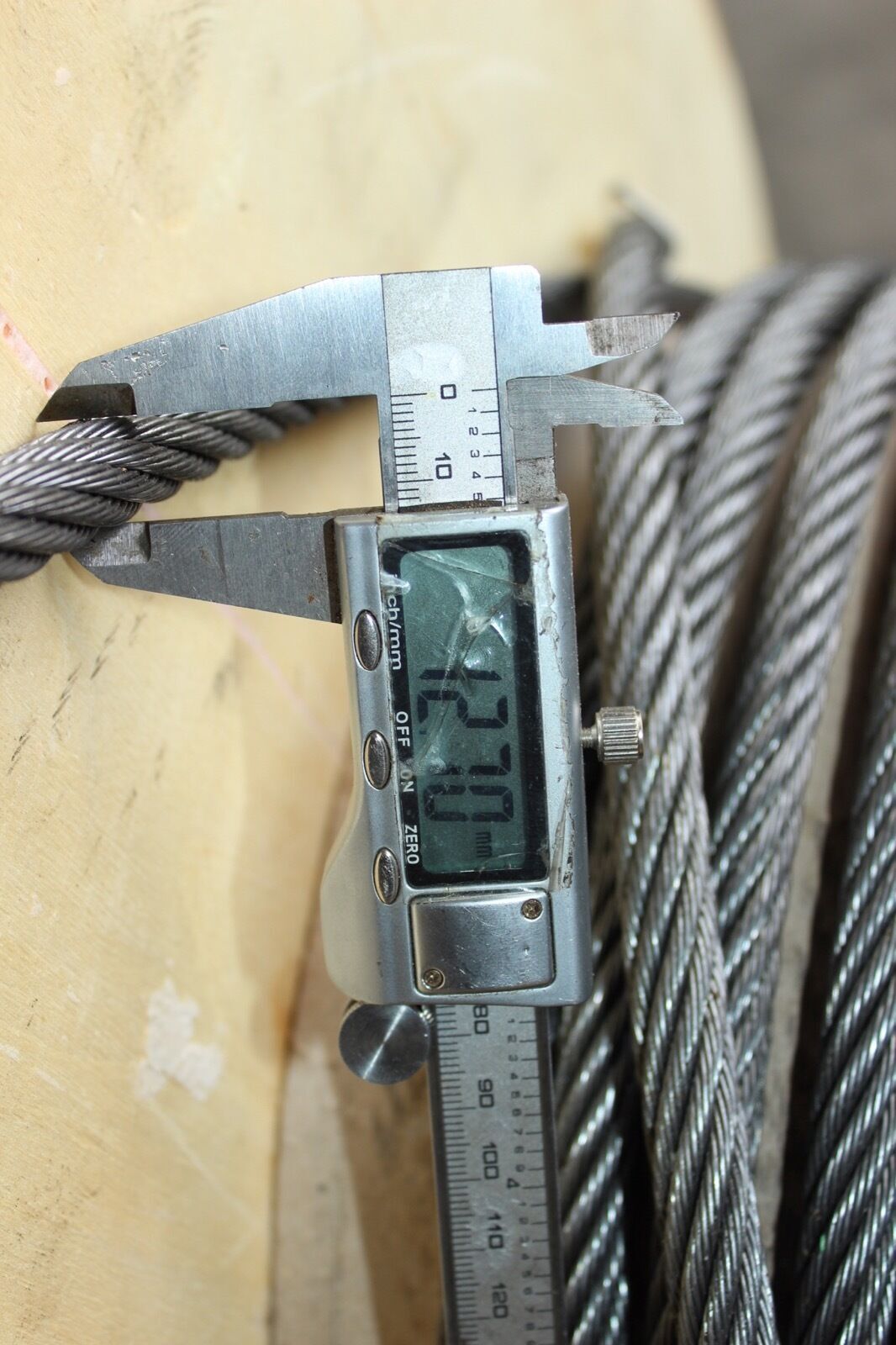 Bulk Lot of Approx 100m Steel Wire Rope – 12mm Dia. CN854127 (8x19S+8×7+PP-13)