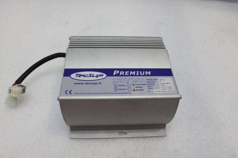Tecsup Premium 12V 25A 300W 2 Output 3.15 Amp Smart Battery Charger – Used