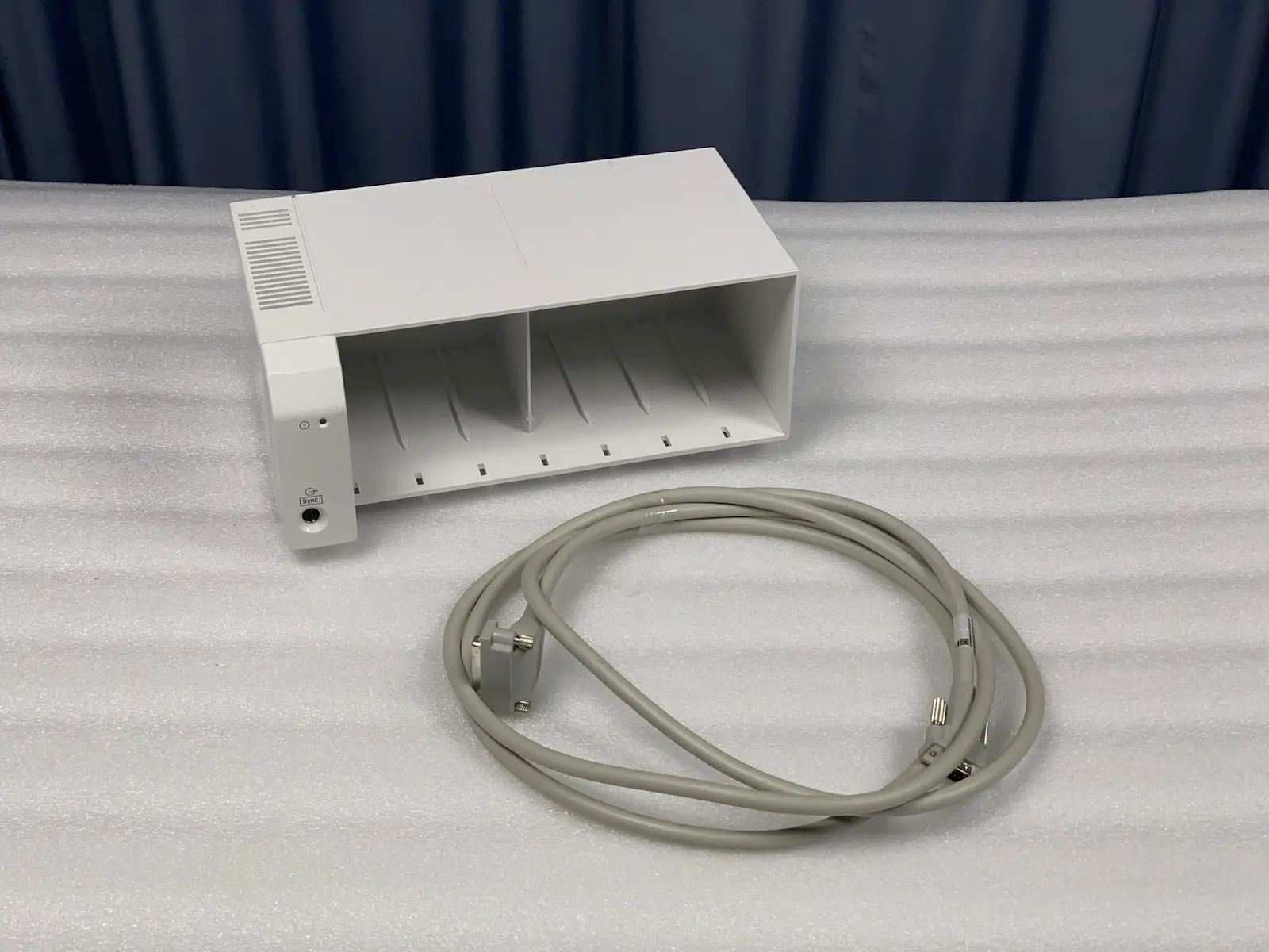 GE Datex Ohmeda CareScape B850 PDM 7 Slot Module Rack – Ref: M1115509 F7-01