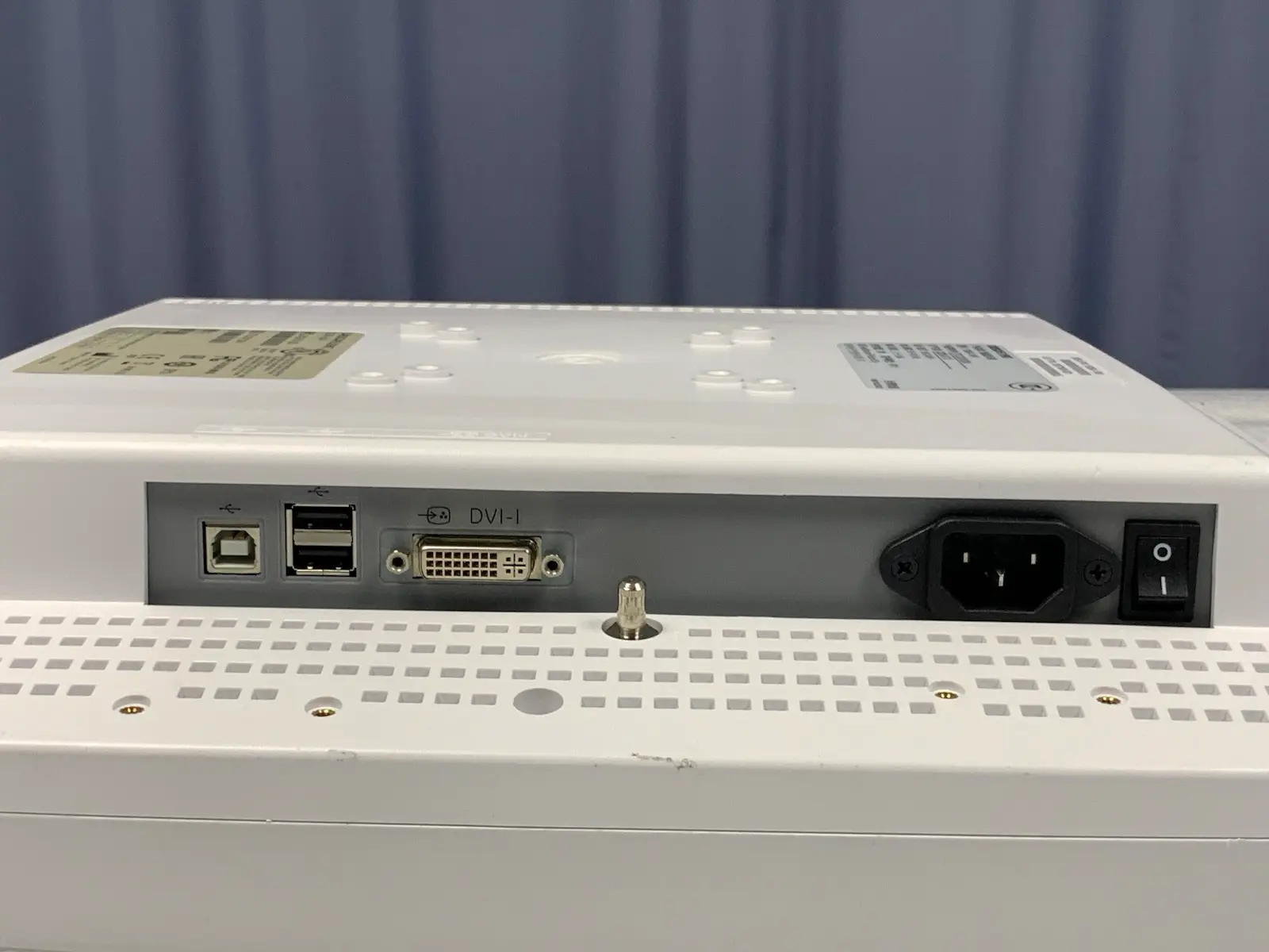 GE Medical Carescape D19KT Medical Display Monitor – Ref: 2042925-026