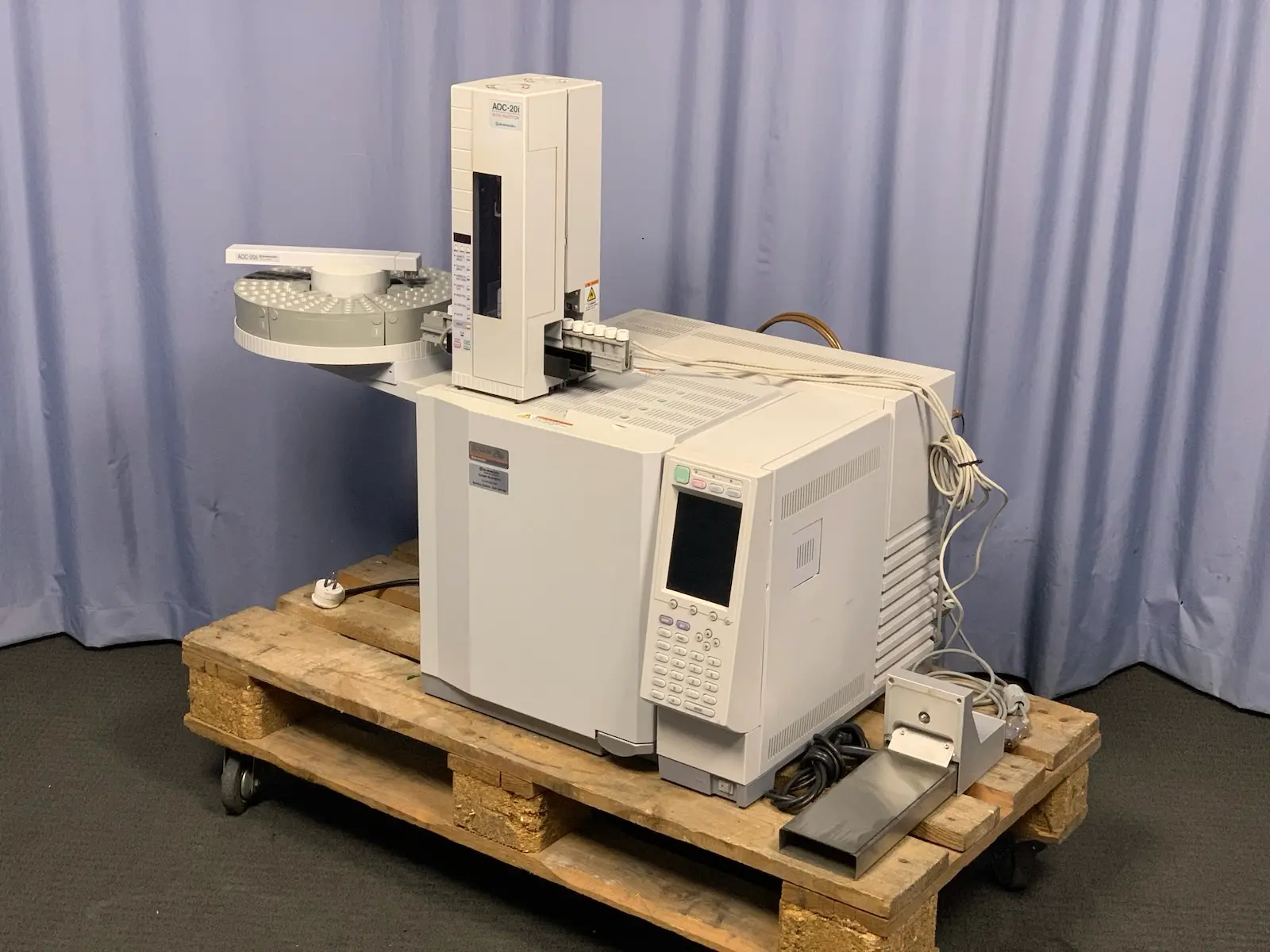 Shimadzu GC-2010 Plus Gas Chromatograph w A0C-20s Autosampler