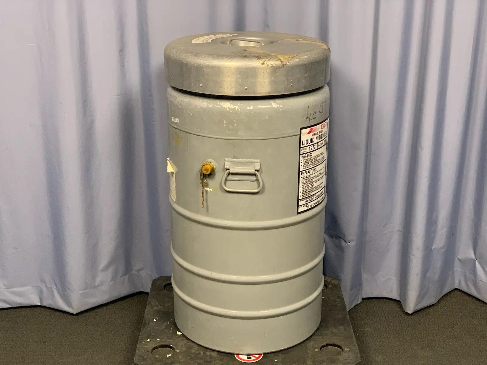 CIG Linde LR-40 Liquid Nitrogen Dewar - UN No. 1977 Hazchem - 2RE