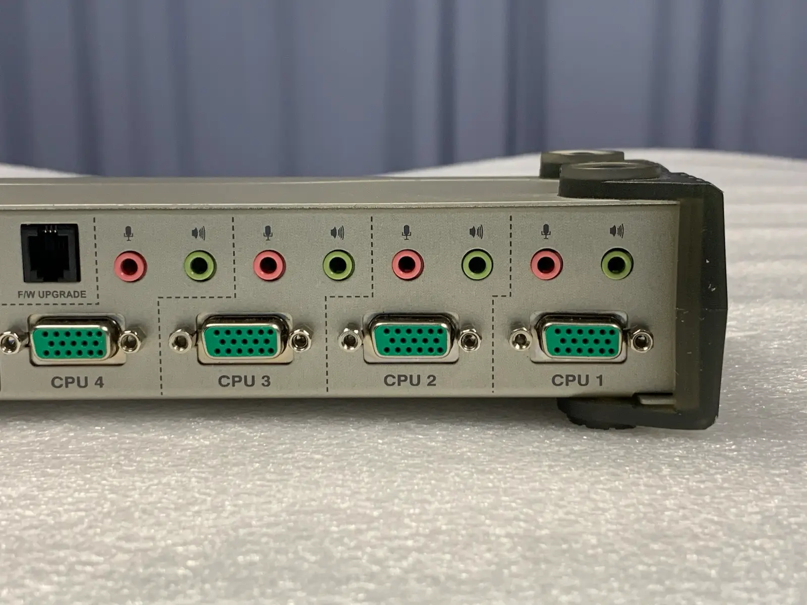 ATEN CS-1774 Master View USB2.0 KVME 4 Port USB KVM Switch w Ethernet