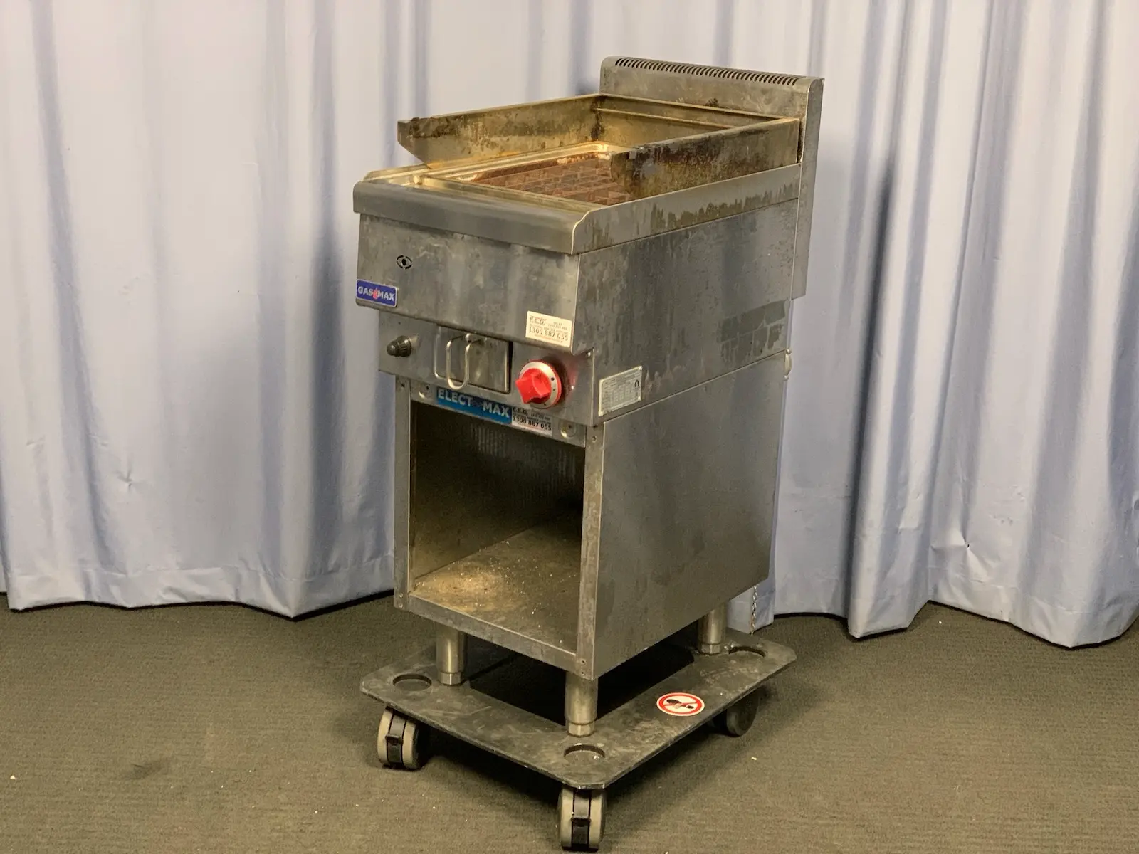 Gasmax JUS-TRH40 Benchtop Gas Lava Rock Grill w FED JUS-400 Stand Cabinet