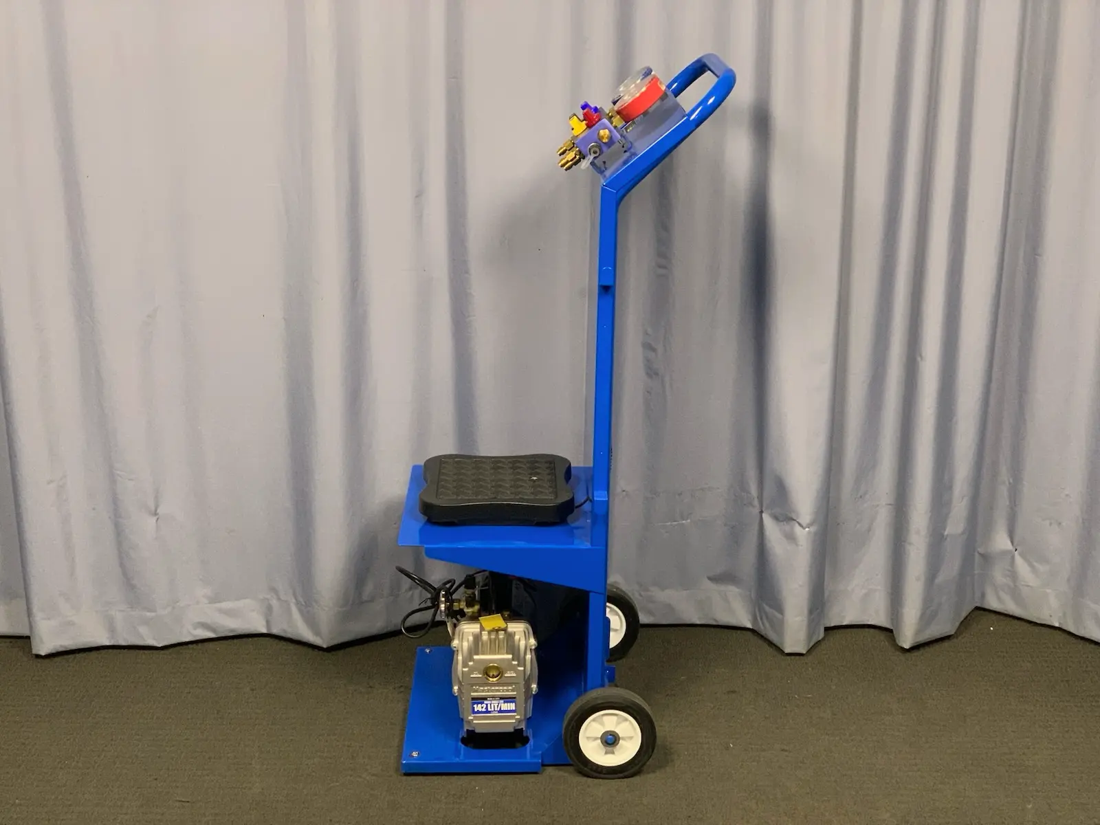 Mastercool EQX1587 142Lpm Oex Mobile Charging Station w Acc - New Never Used