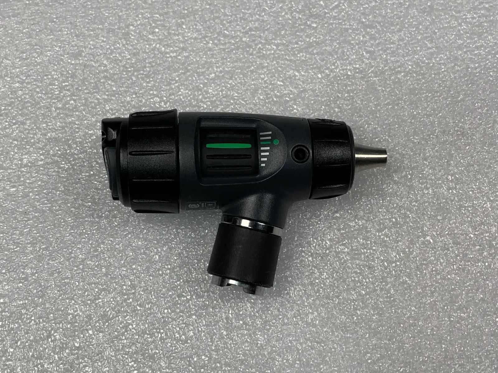 Welch Allyn 23810 & 23920 Macroview Otoscope w Handle + Case