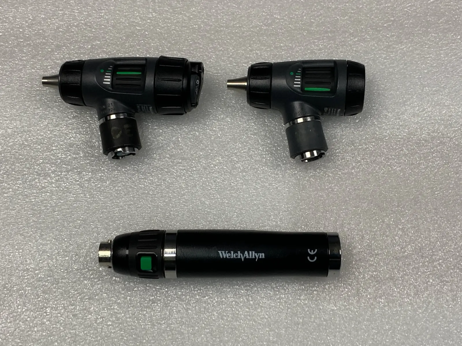 Welch Allyn 23810 & 23920 Macroview Otoscope w Handle + Case