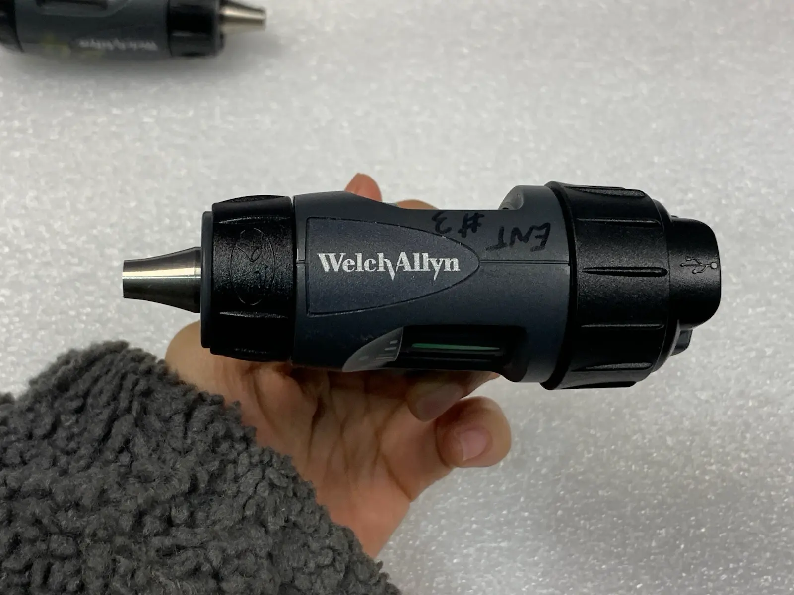 Welch Allyn 23810 & 23920 Macroview Otoscope w Handle + Case