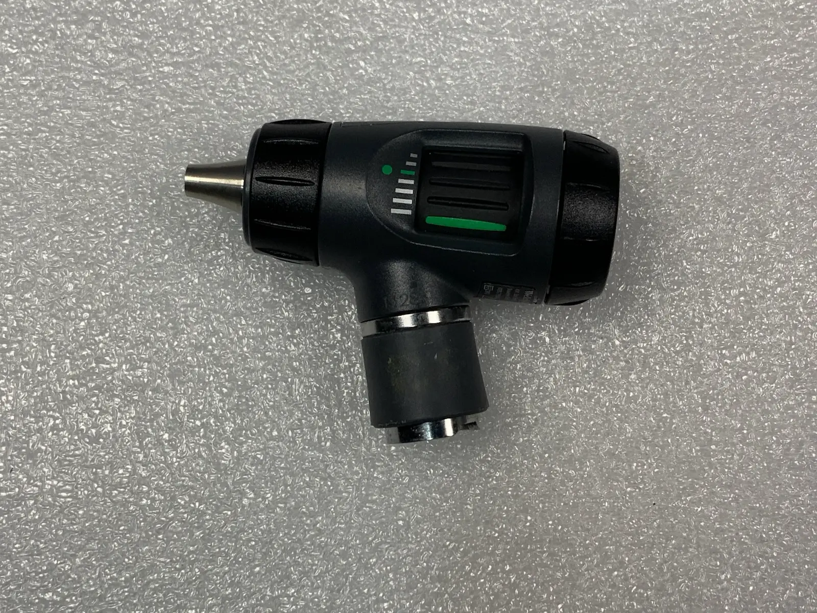 Welch Allyn 23810 & 23920 Macroview Otoscope w Handle + Case