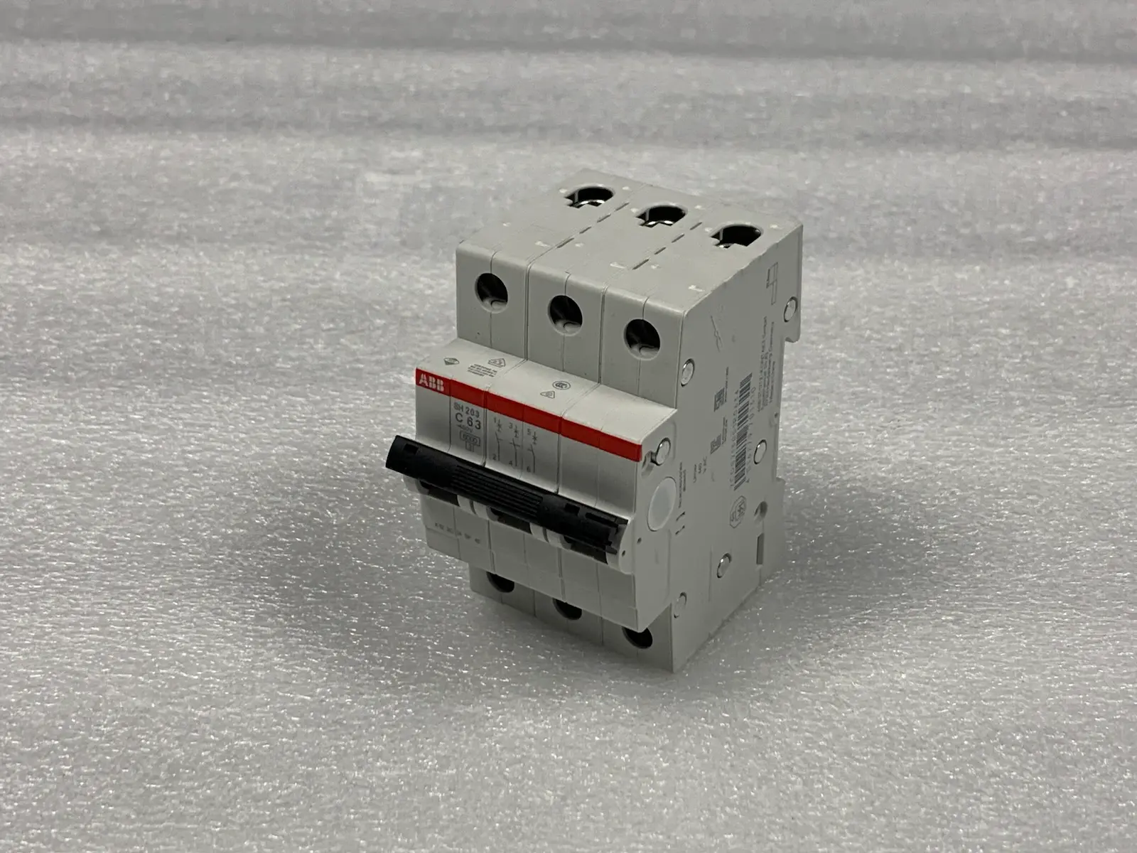 4x ABB SH203-C63 SH203C63 Miniature Circuit Breaker - 3 Pole 63A 2CDS213001R0634