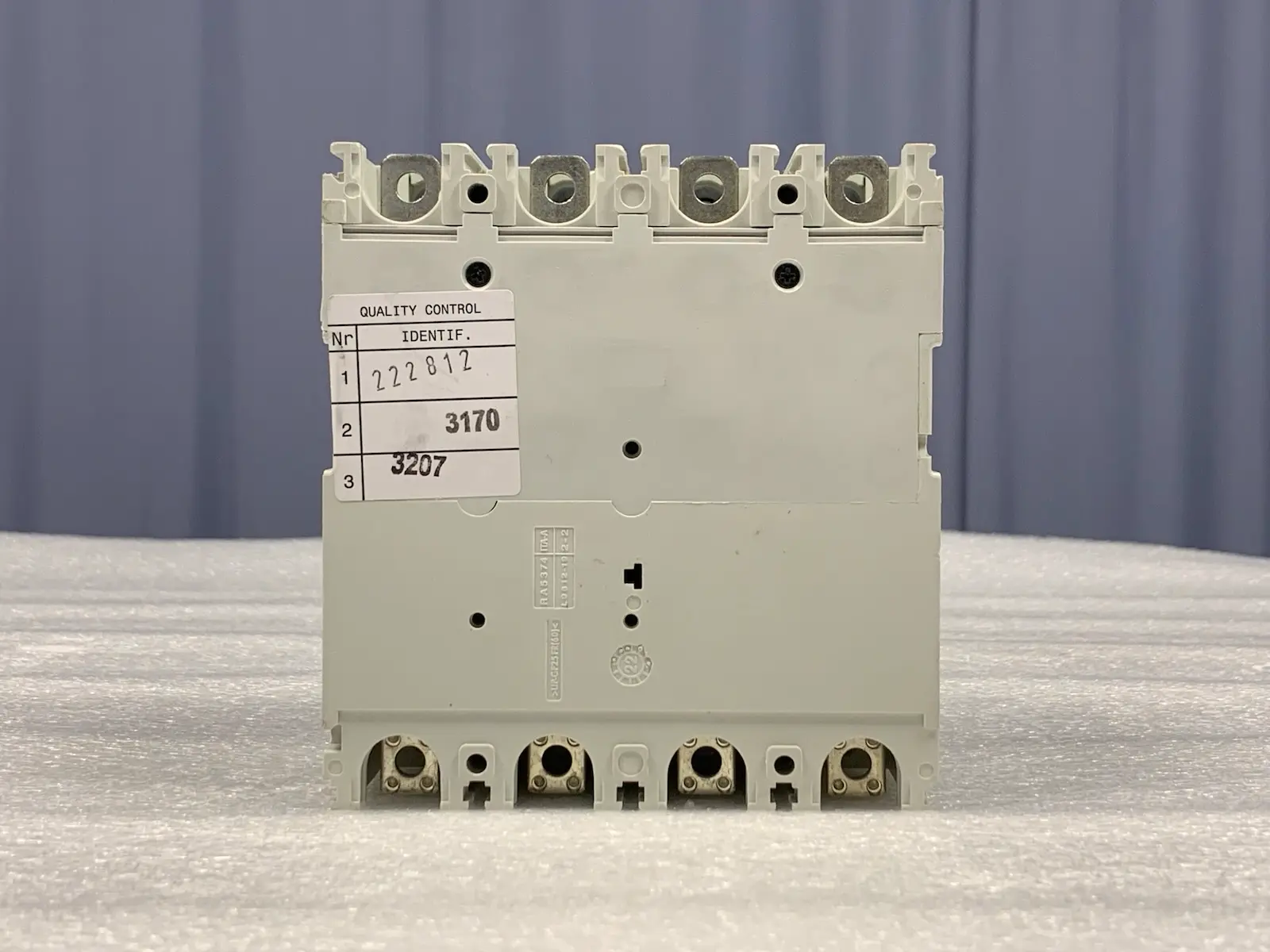 ABB 1SDA067042R1 XT2N 160 TMA 125-1250 4p F F InN = 100% Circuit Breaker