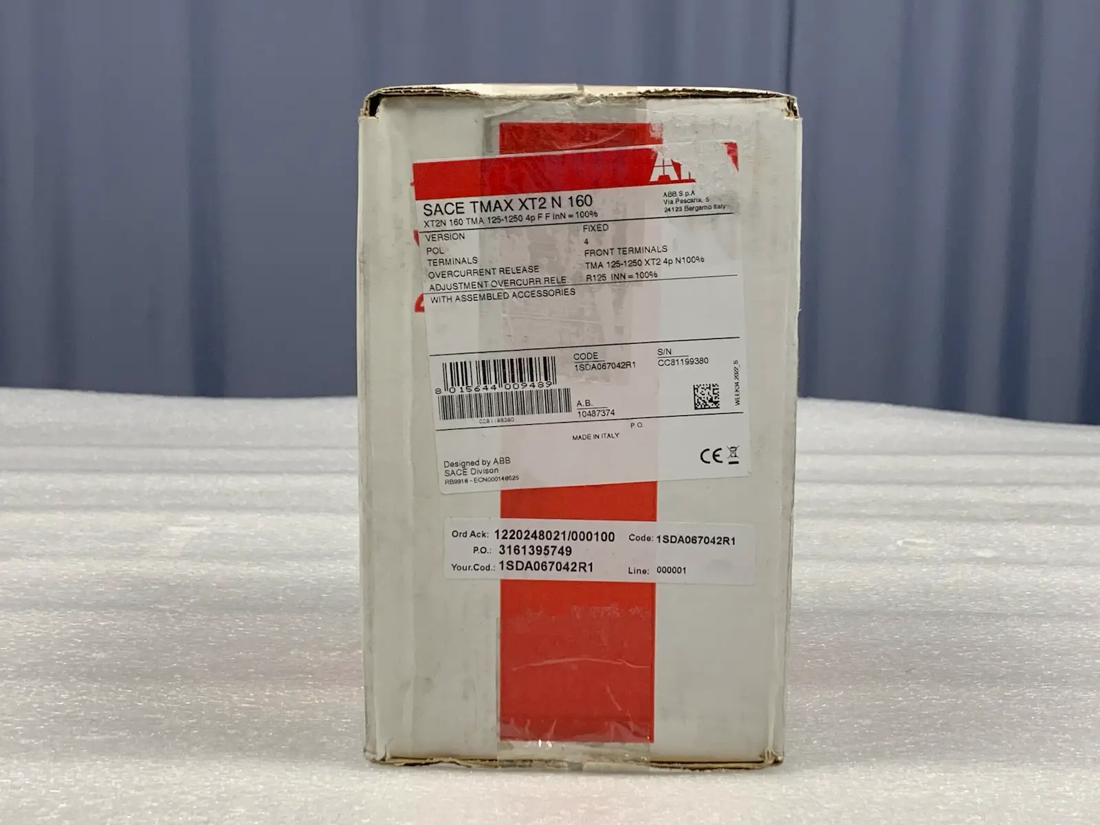 ABB 1SDA067042R1 XT2N 160 TMA 125-1250 4p F F InN = 100% Circuit Breaker