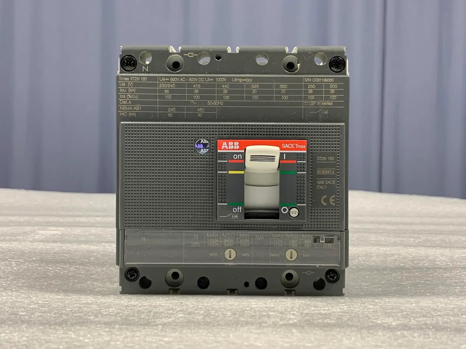 ABB 1SDA067042R1 XT2N 160 TMA 125-1250 4p F F InN = 100% Circuit Breaker