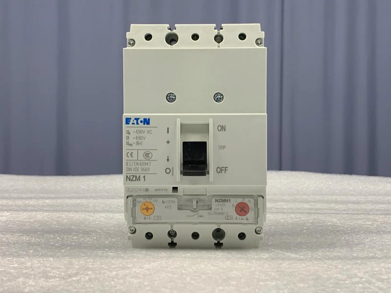 Eaton Moeller NZMN1-A125 Moeller NZM Complete Molded Case Circuit Breaker