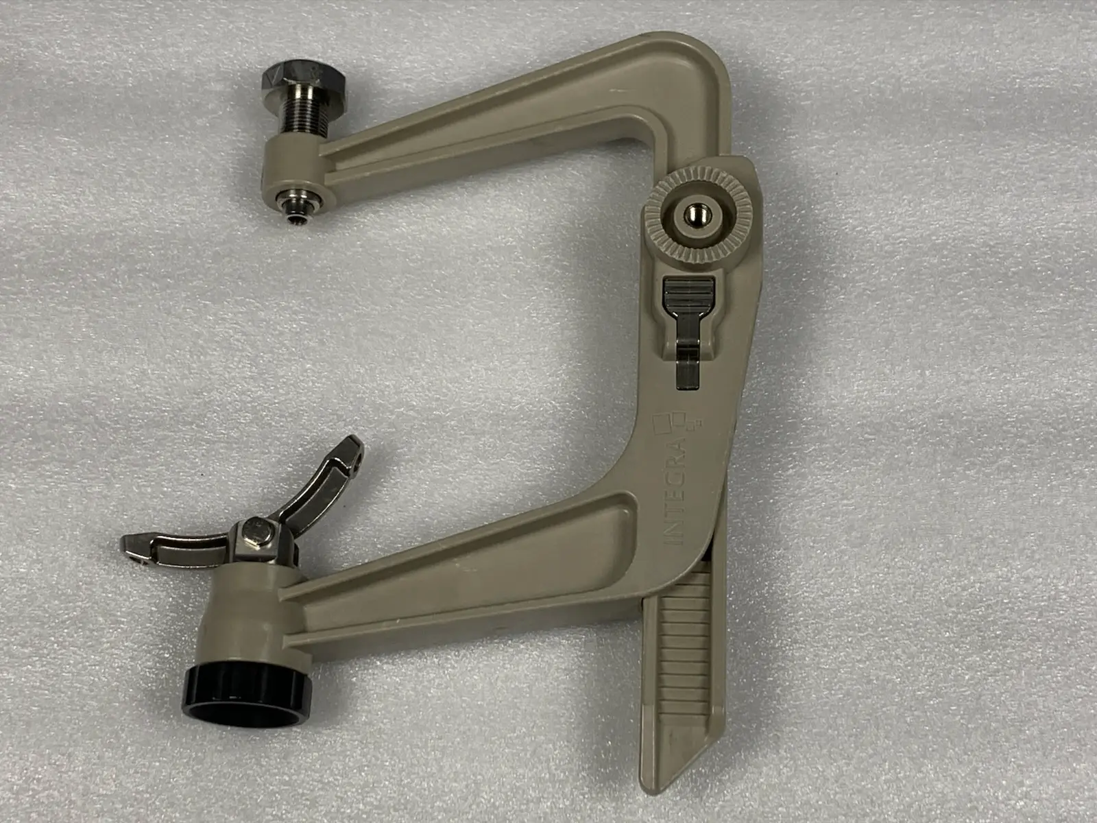 Integra Mayfield A3059 Headrest Cranial Skull Stabilization Clamp