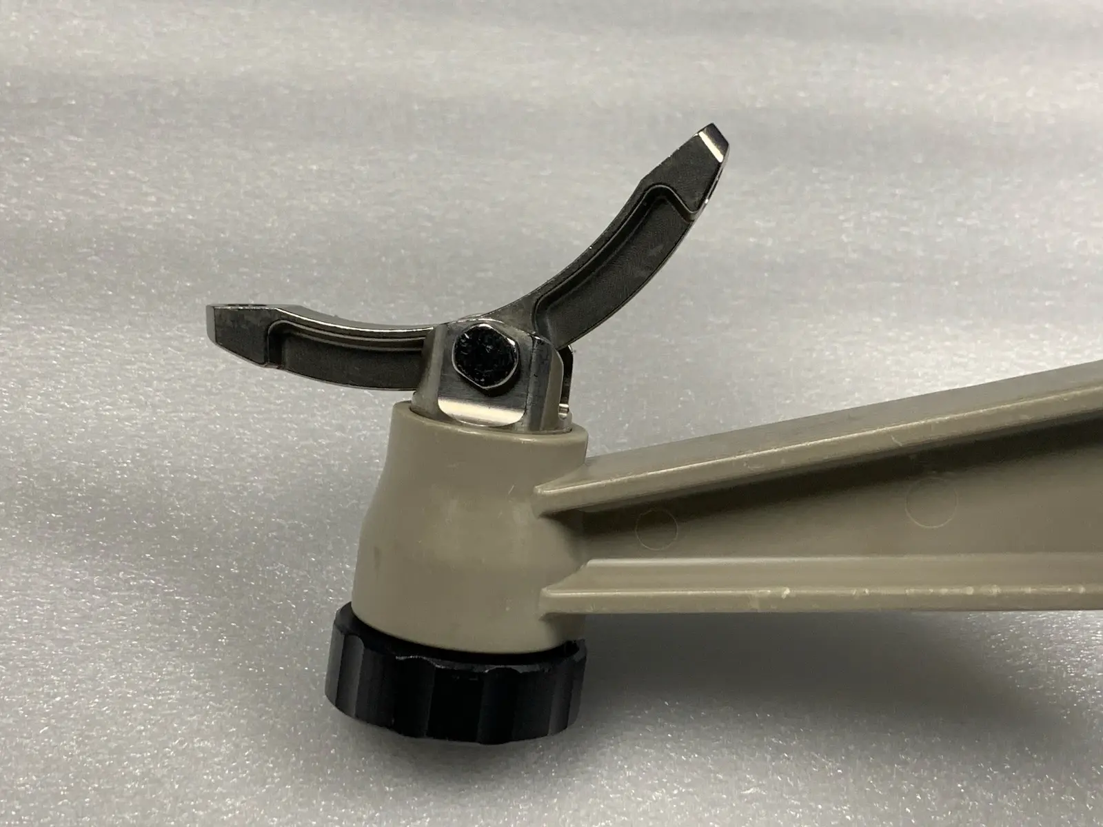 Integra Mayfield A3059 Headrest Cranial Skull Stabilization Clamp