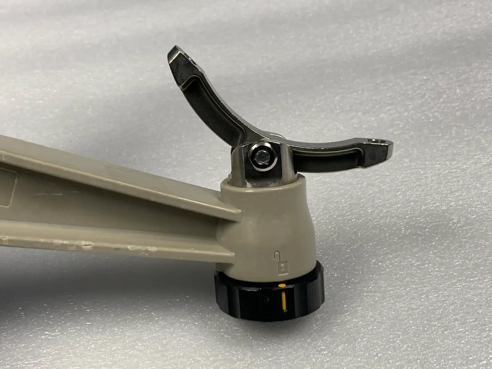 Integra Mayfield A3059 Headrest Cranial Skull Stabilization Clamp