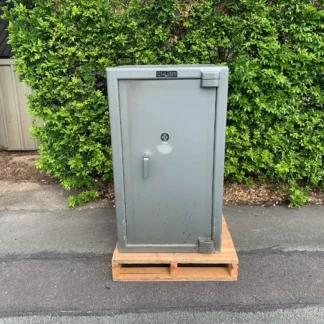 Chubb Heavy Duty Security Safe with Key - Weighs Approx 500kg