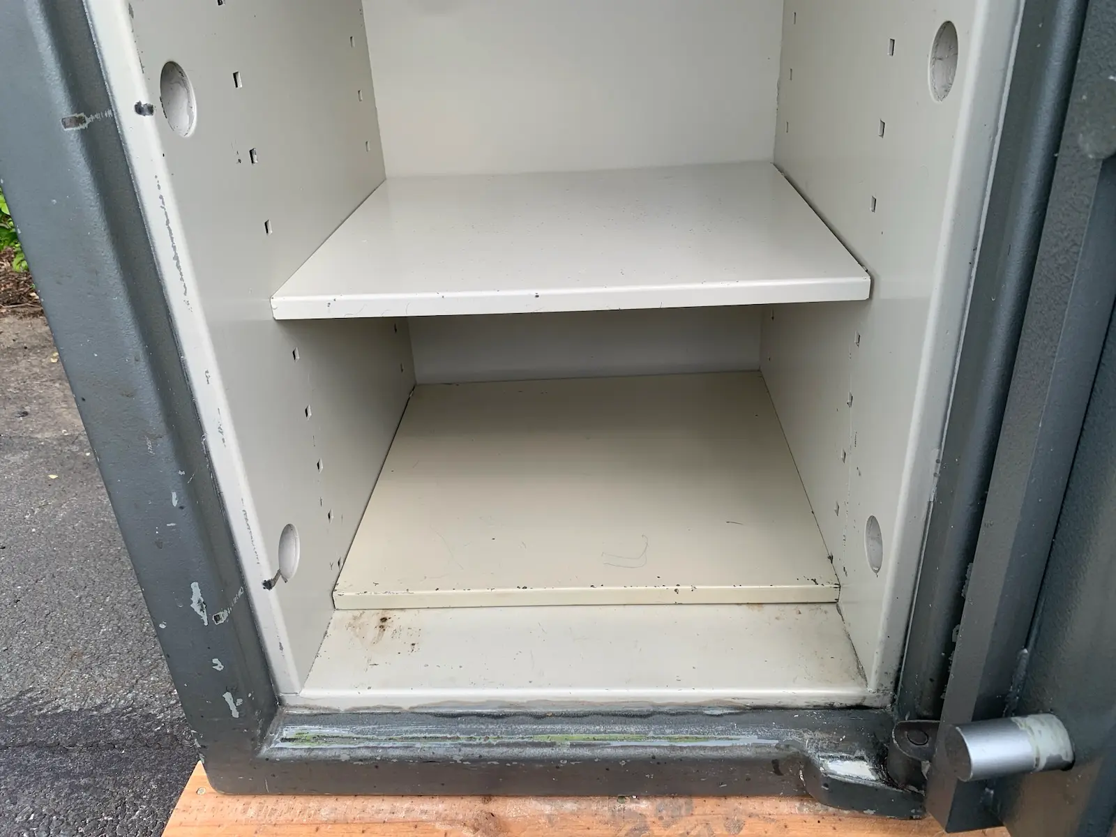 Chubb Heavy Duty Security Safe with Key - Weighs Approx 500kg