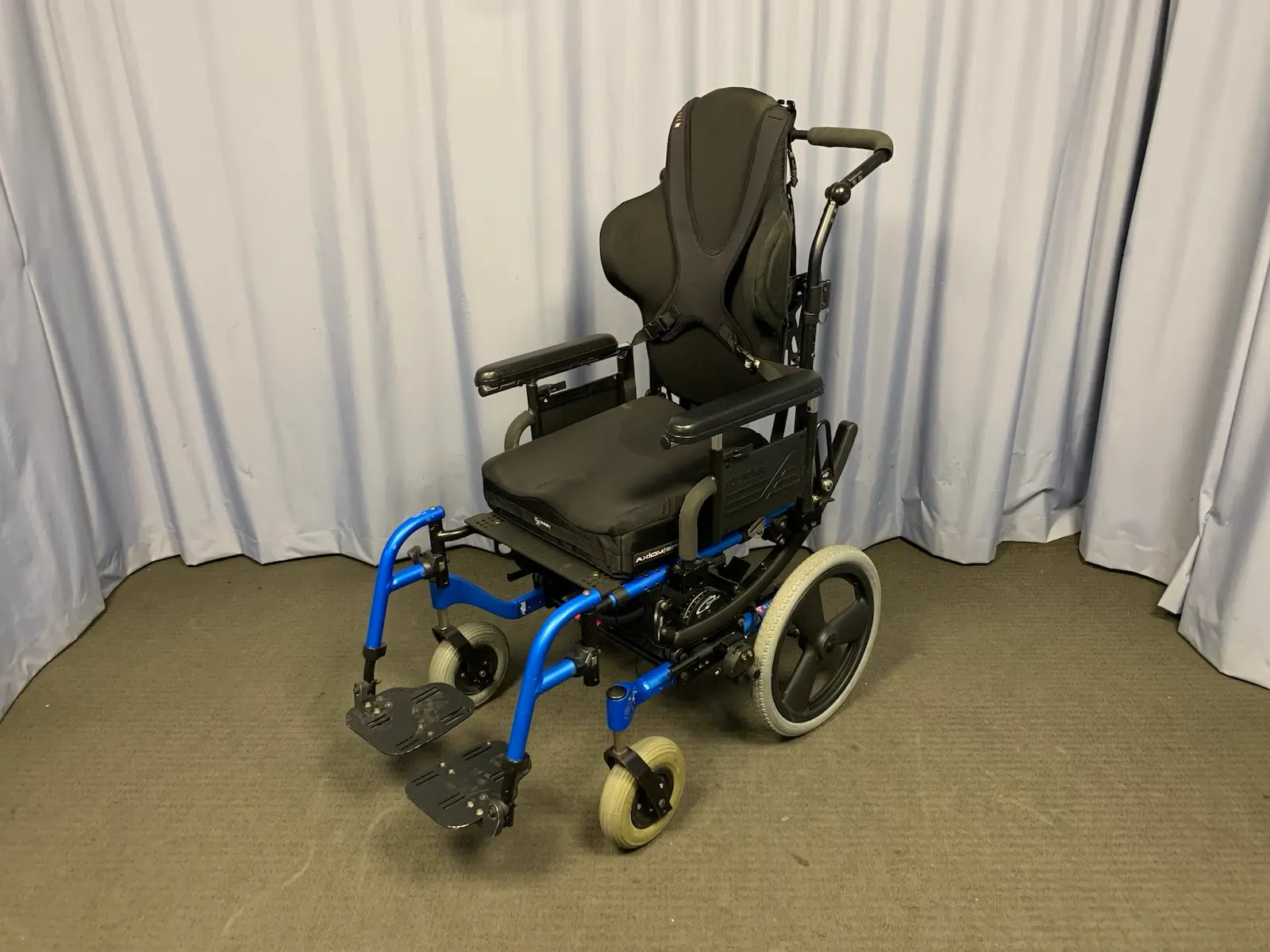 Quickie Iris Tilt-in-space Manual Wheelchair - Blue - Safe Working Load 136kg