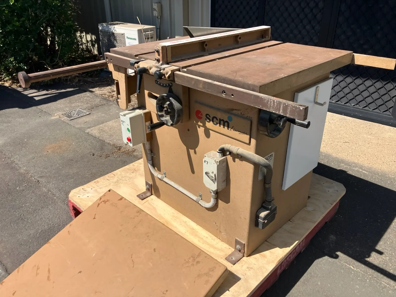 SCM L'invincibile Invincible S112B 3 Phase Sliding Table Panel Saw