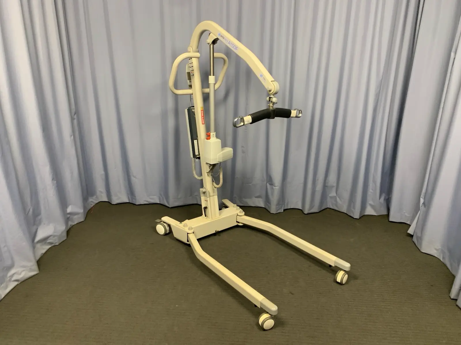 Aidacare Aspire A150F Aluminium Manual Leg 150kg Patient Lifter Hoist