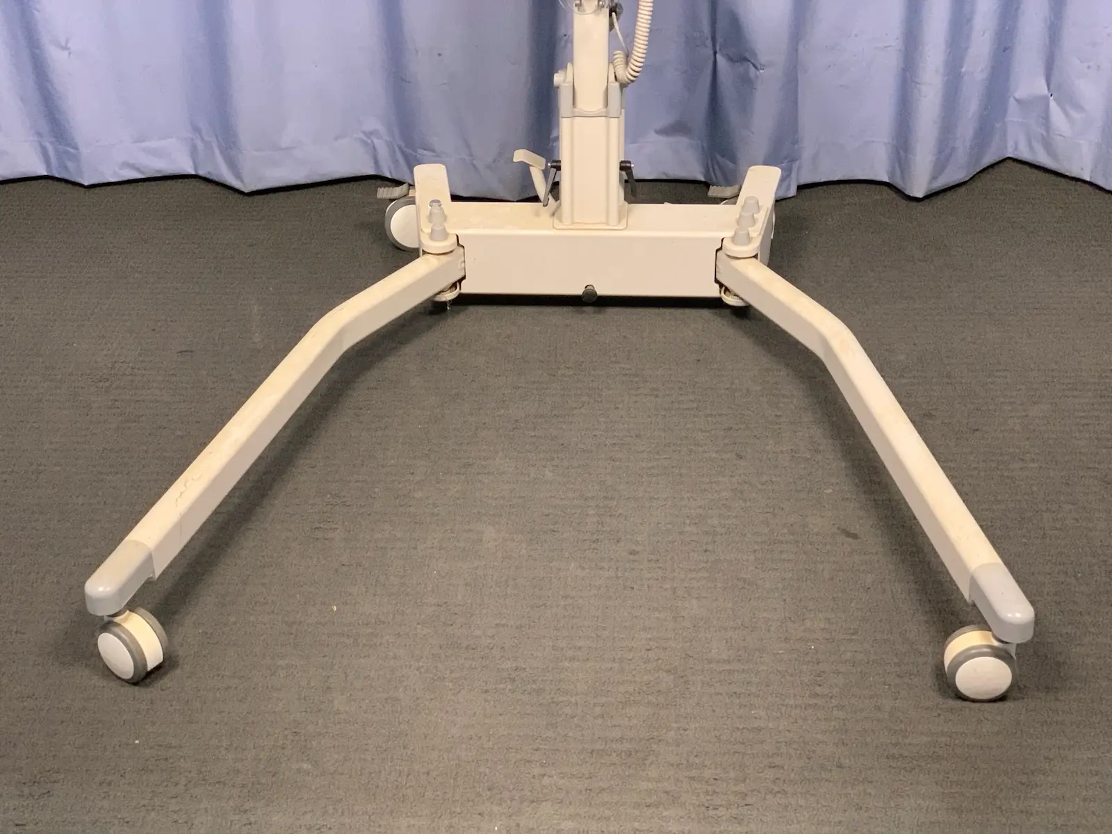 Aidacare Aspire A150F Aluminium Manual Leg 150kg Patient Lifter Hoist