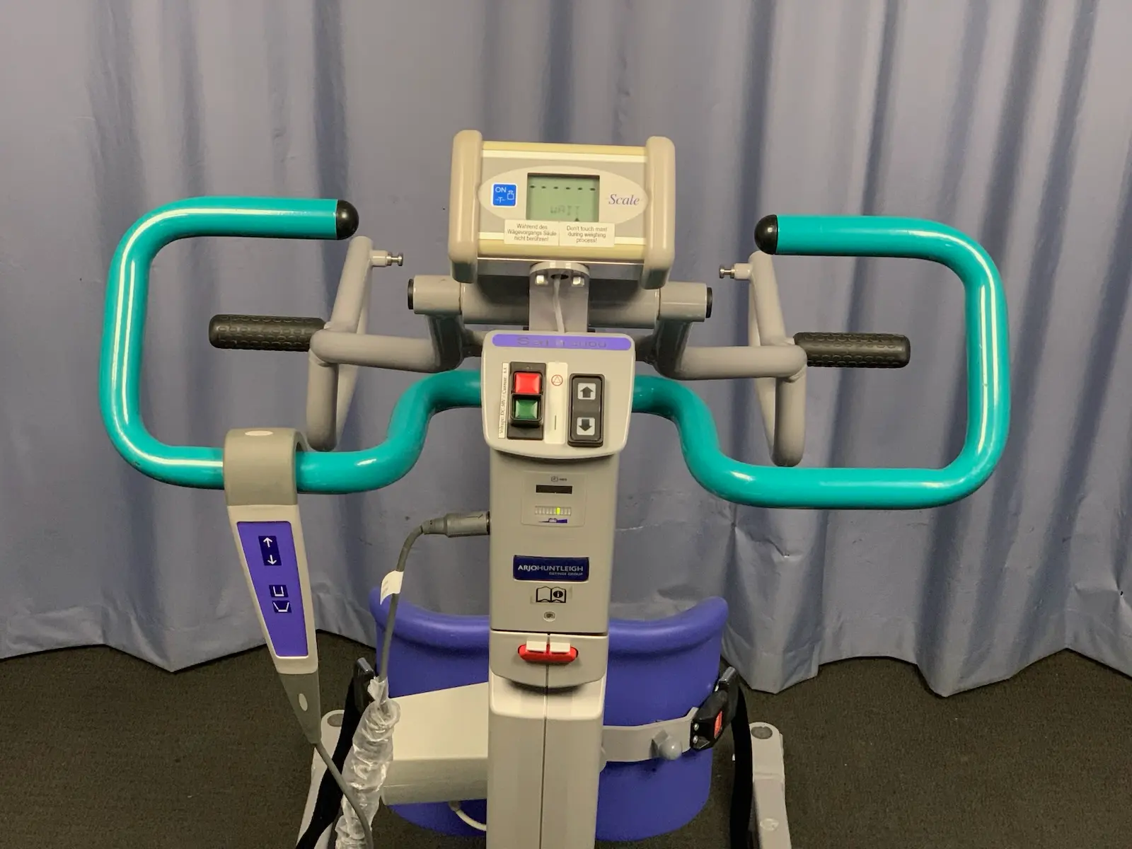 Arjo Huntleigh Sara 3000 Patient Sit Stand Lift Aid Hoist w Scale