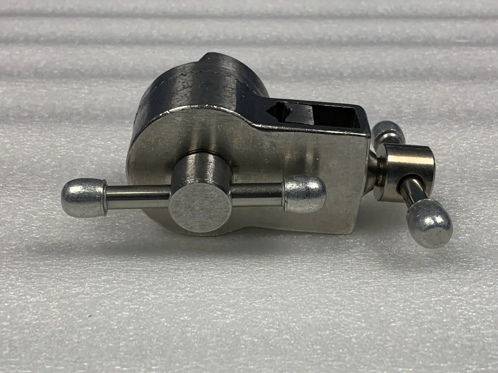 CL-7500 Super Clamp Multi-Positioner Surgical Operating Table Attachment