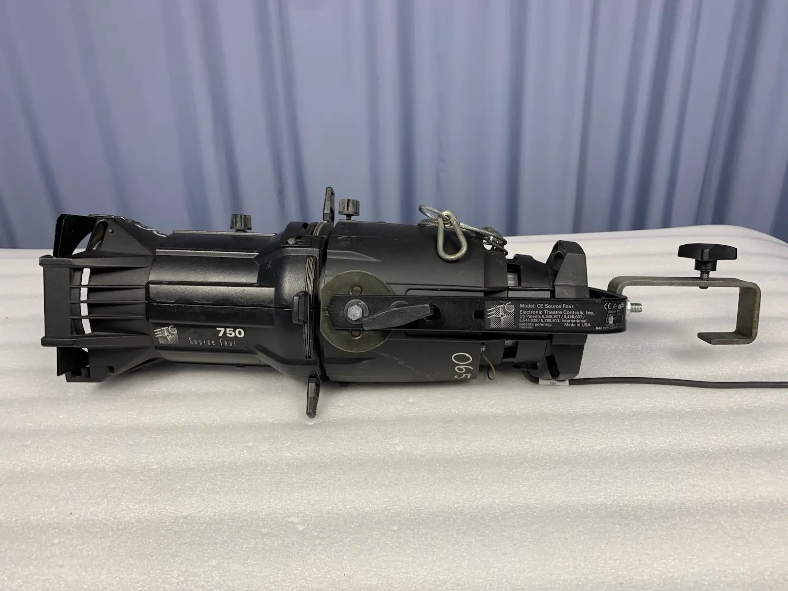 ETC CE Source Four 750 Ellipsoidal Fixture Light - No. 26º Degrees