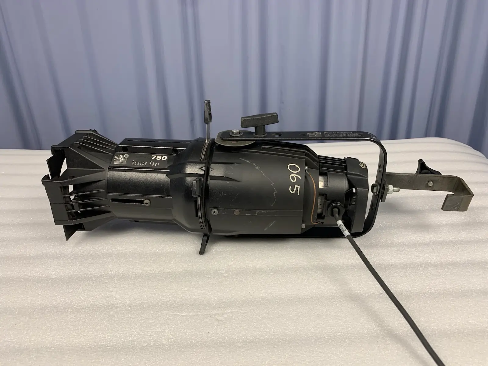 ETC CE Source Four 750 Ellipsoidal Fixture Light - No. 26º Degrees