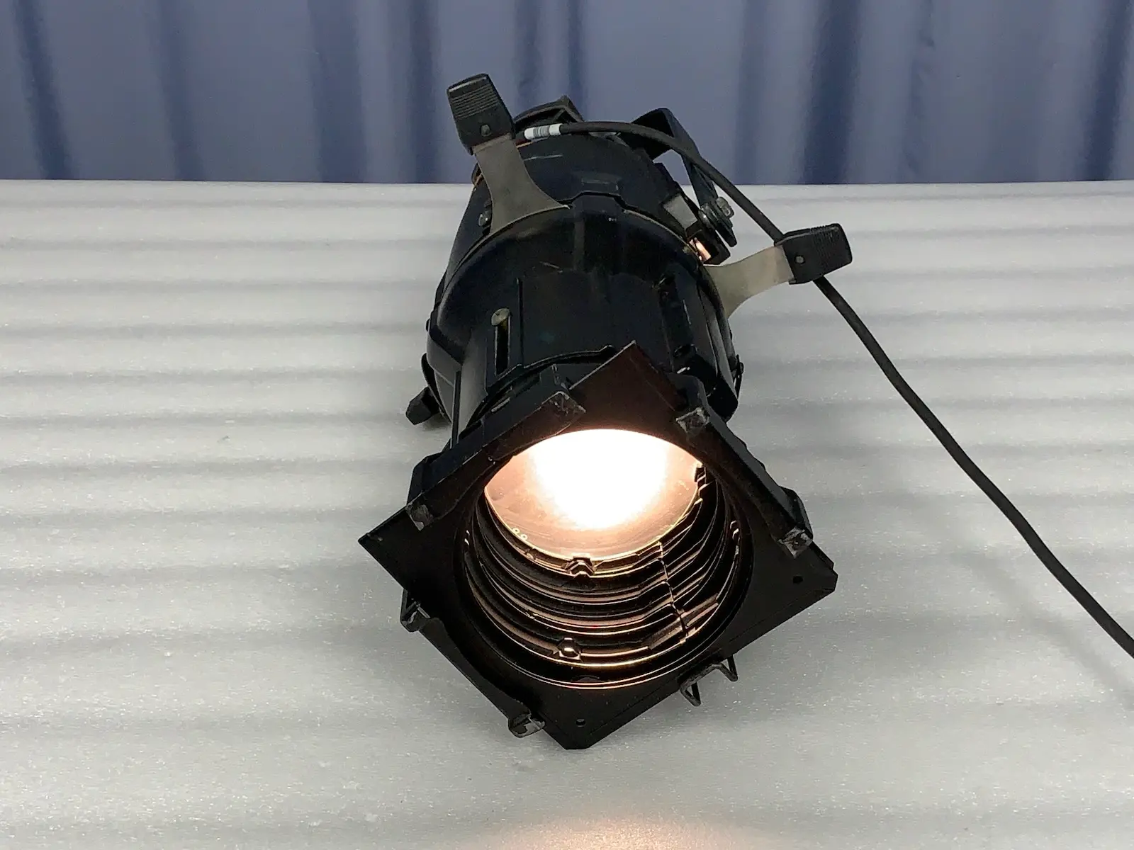 ETC CE Source Four 750 Ellipsoidal Fixture Light - No. 26º Degrees