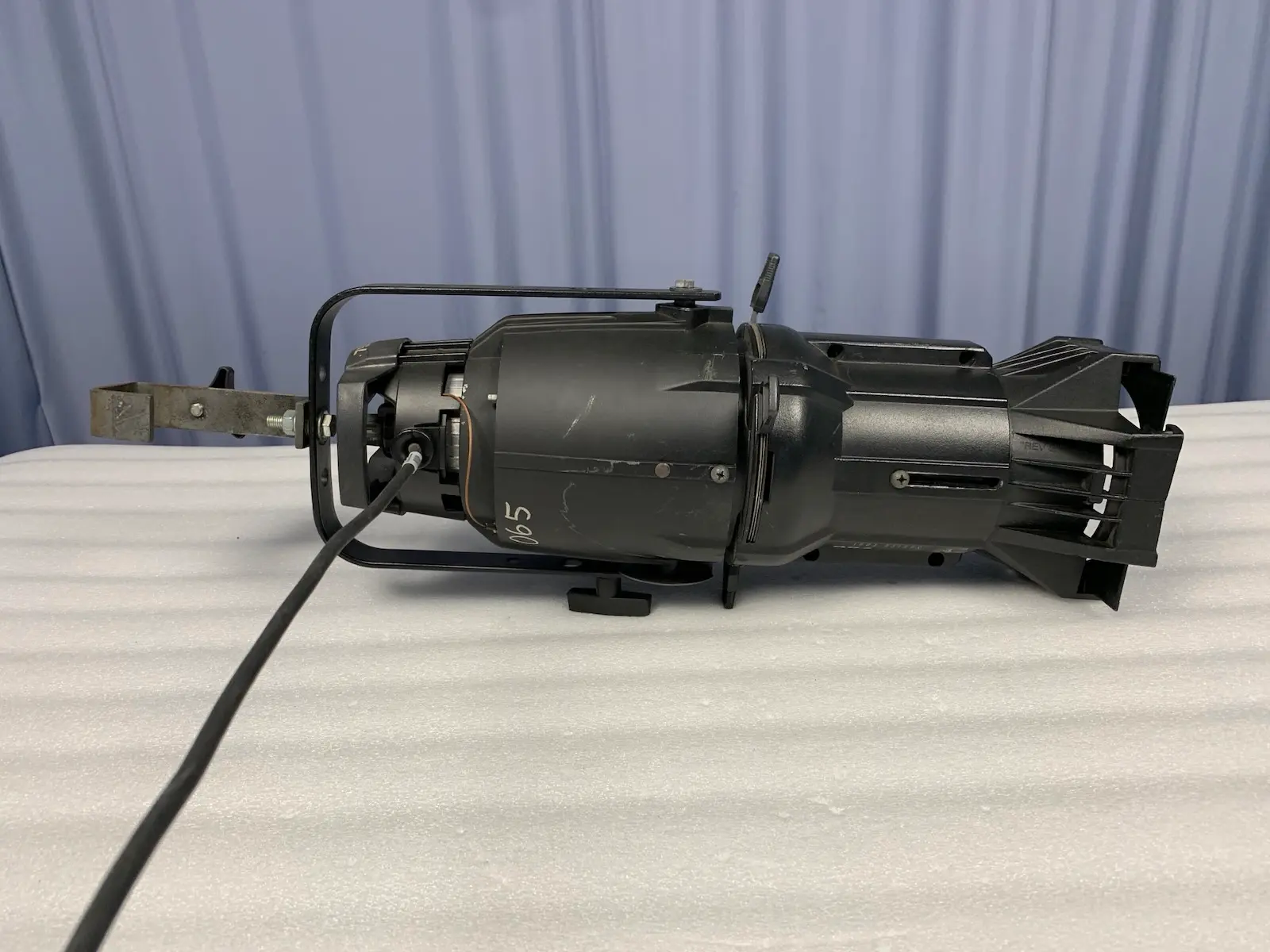 ETC CE Source Four 750 Ellipsoidal Fixture Light - No. 26º Degrees