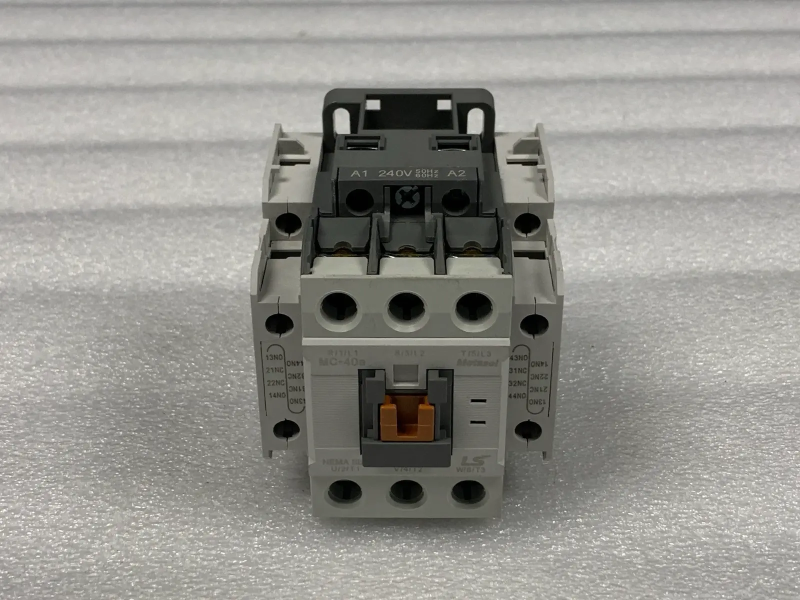 LS Electric Metasol MC-40A 230VAC 3-pole Electric Magnetic Contactor