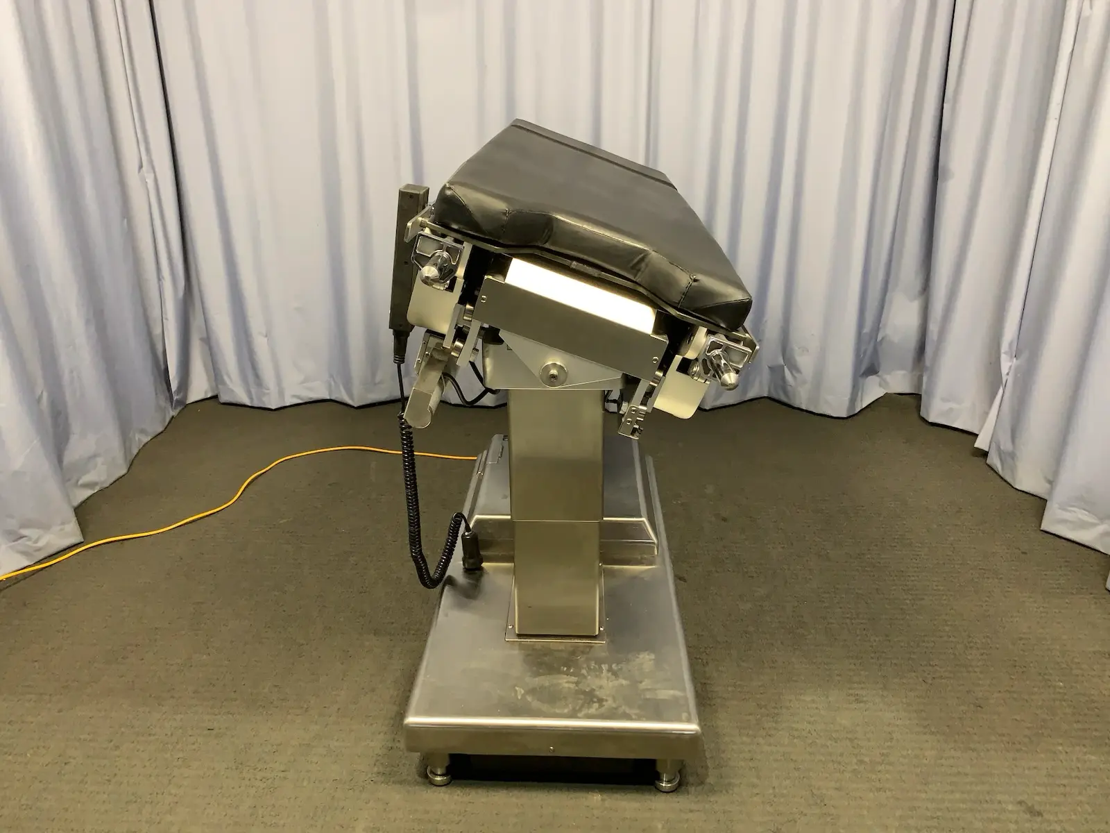 Mizuho MOT-3502X 315kg Max Surgical Operating Table w Mattress + Hand Control