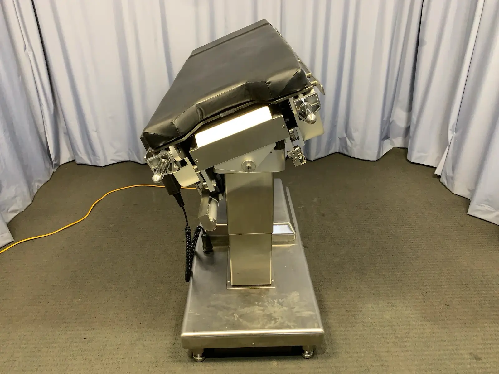 Mizuho MOT-3502X 315kg Max Surgical Operating Table w Mattress + Hand Control