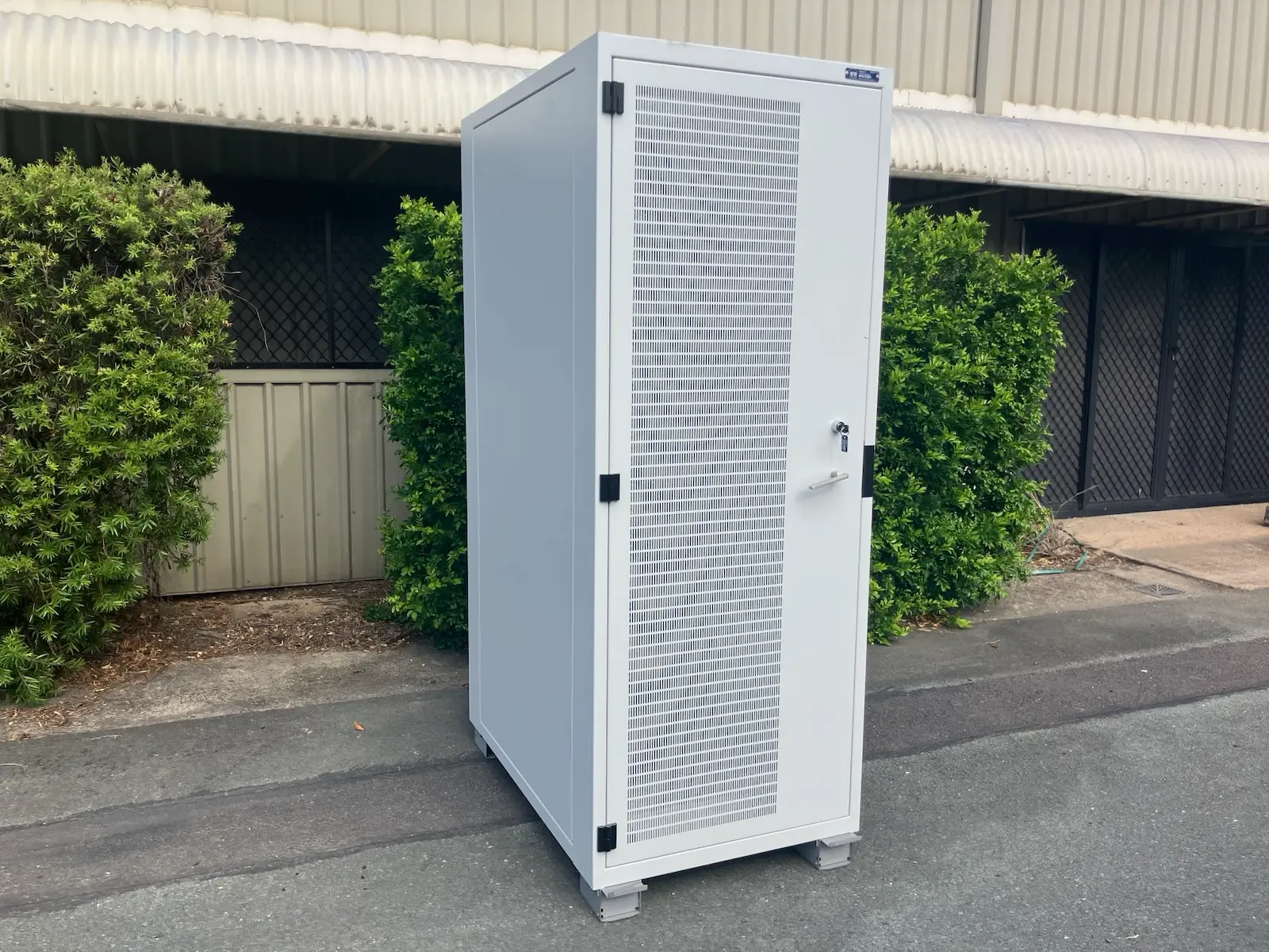 SRA Solutions SRA230560 Class C SCEC 42RU 19" Server Data Rack Cabinet