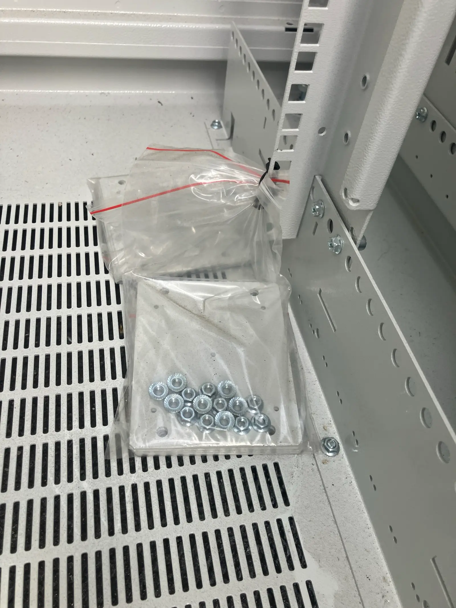 SRA Solutions SRA230560 Class C SCEC 42RU 19" Server Data Rack Cabinet