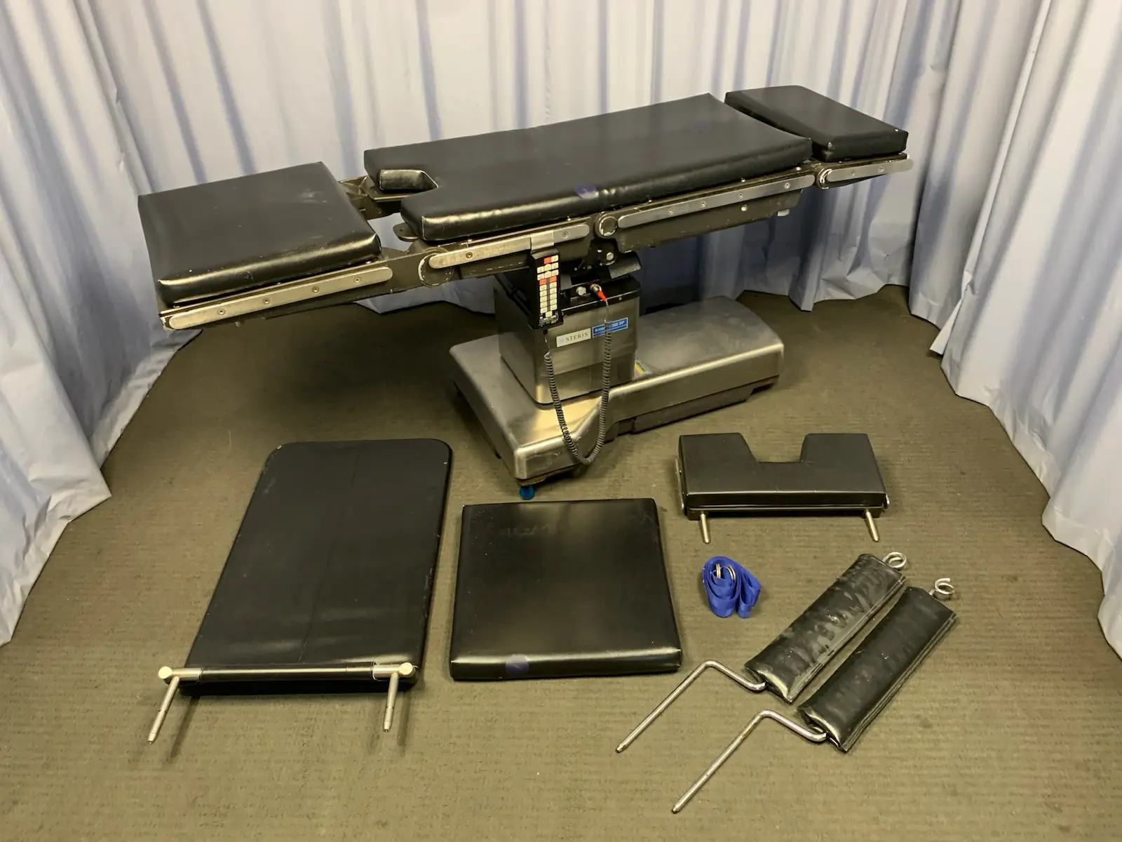 Steris Amsco 3085 SP Surgical Table w Accs - Issue