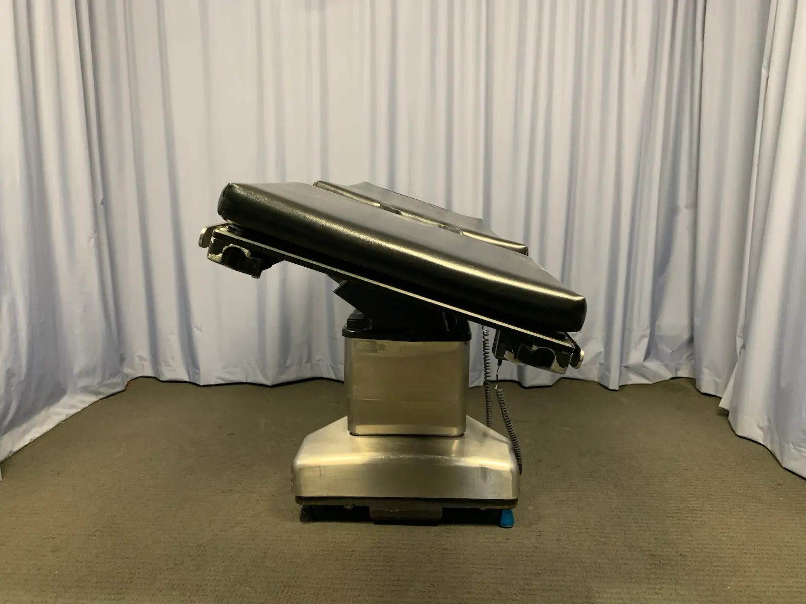 Steris Amsco 3085 SP Surgical Table w Accs - Issue