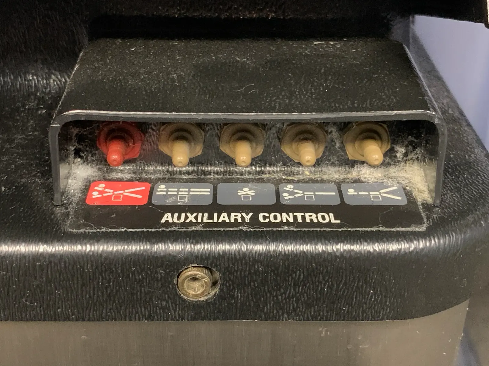 Steris Amsco 3085 SP Surgical Table w Accs - Issue