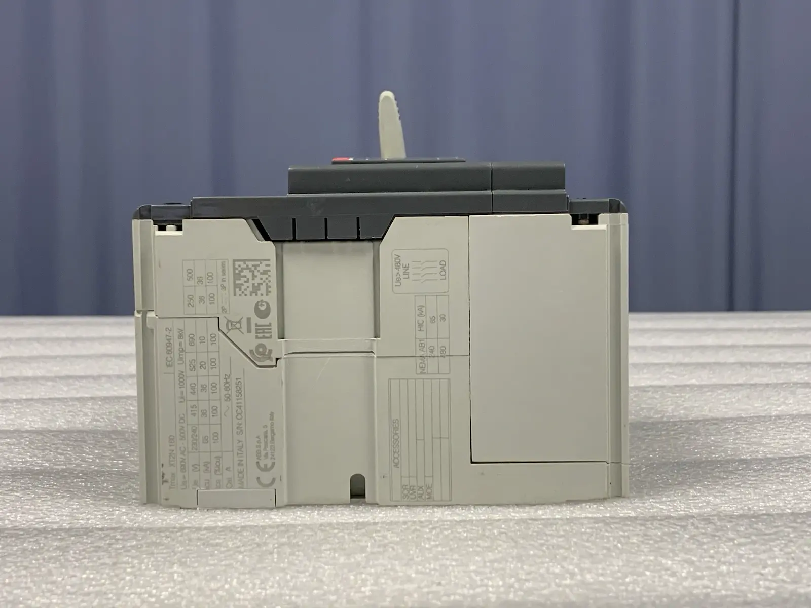 ABB SACE XT2N 160 TMA 125-1250 4p F F InN = 100% Circuit Breaker