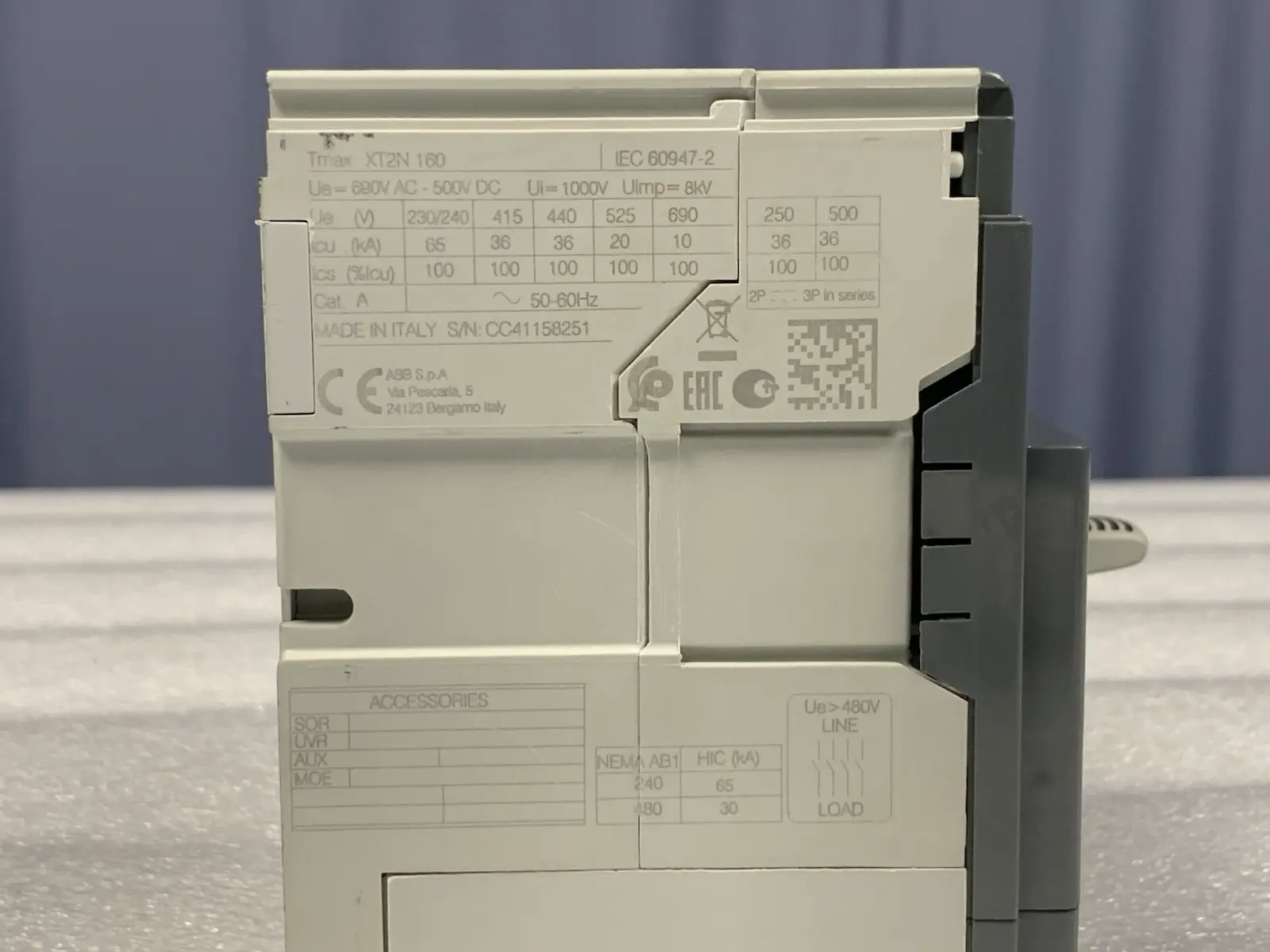 ABB SACE XT2N 160 TMA 125-1250 4p F F InN = 100% Circuit Breaker
