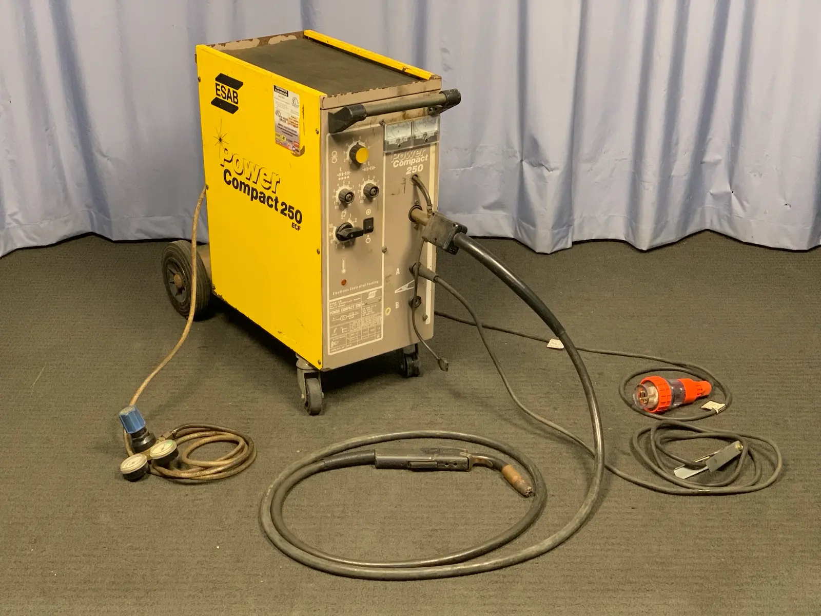 ESAB Power Compact 250 ECF Mig Welder w Acc