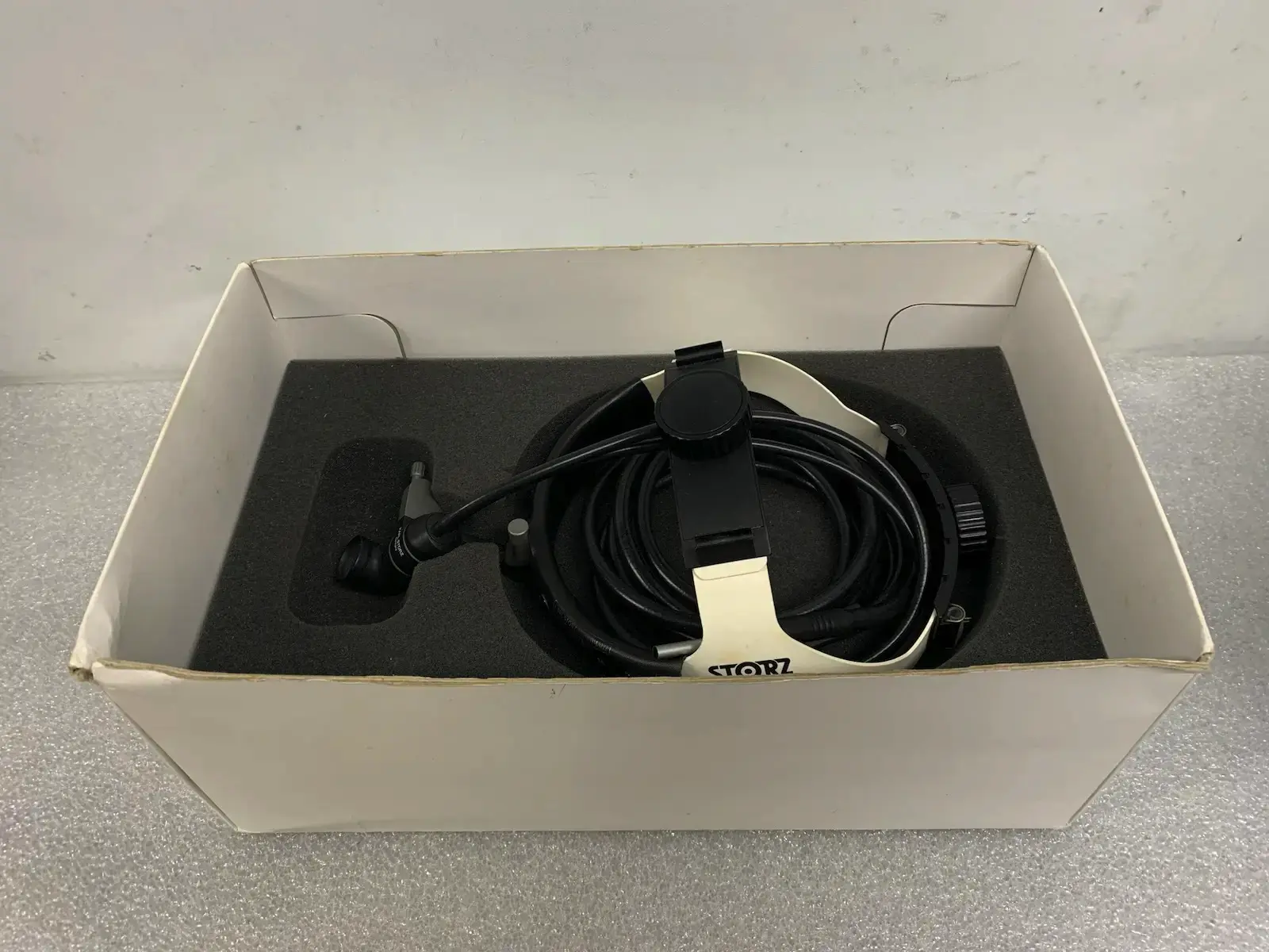 Karl Storz Endoskope Headlight w 495NY Fibre Optic Light Cable + 310070 Headband