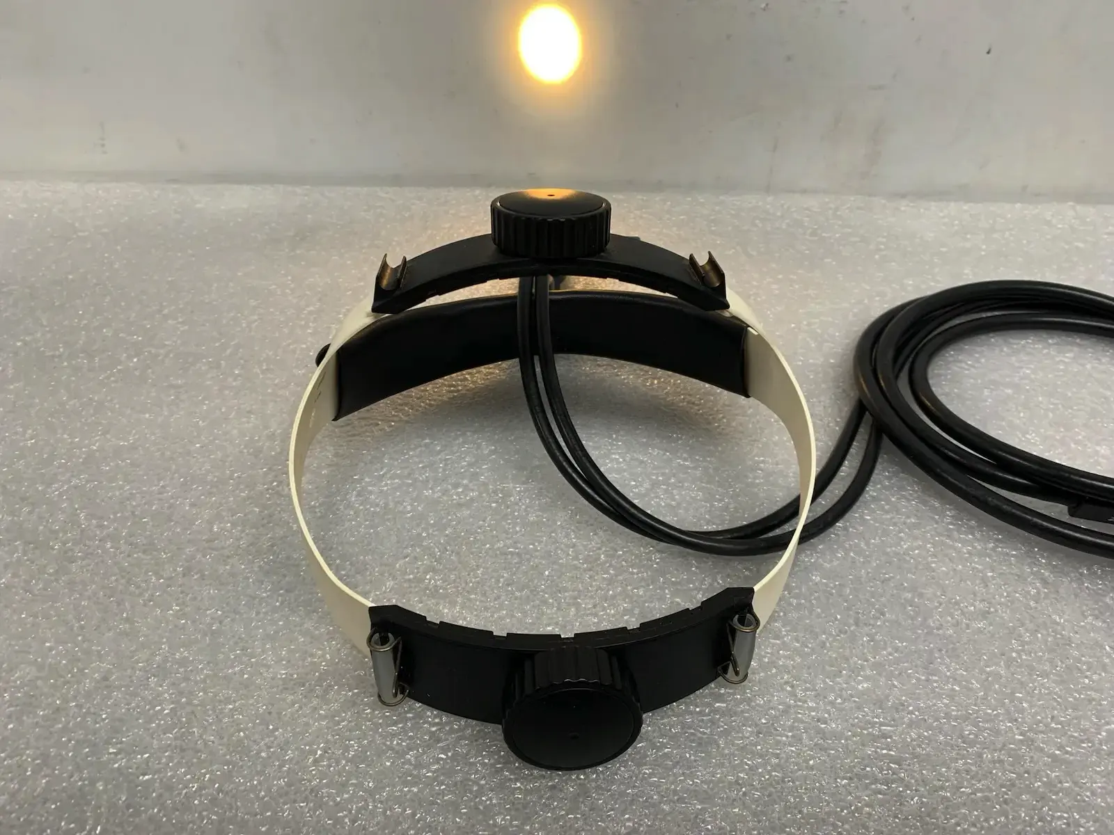 Karl Storz Endoskope Headlight w 495NY Fibre Optic Light Cable + 310070 Headband