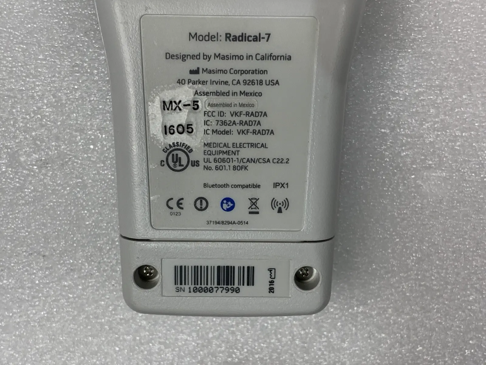 Masimo Radical-7 Signal Extraction Pulse CO-Oximeter w Charging Station - RDS-1