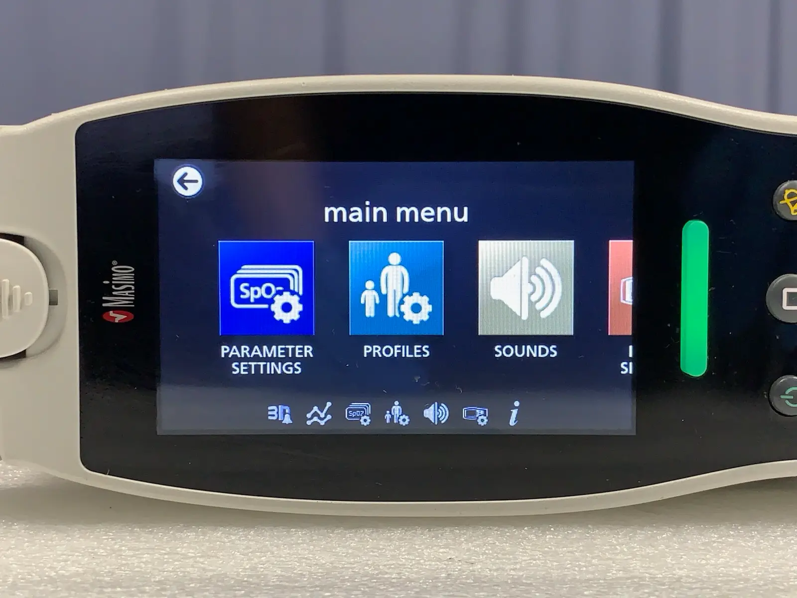 Masimo Radical-7 Signal Extraction Pulse CO-Oximeter w Charging Station - RDS-1