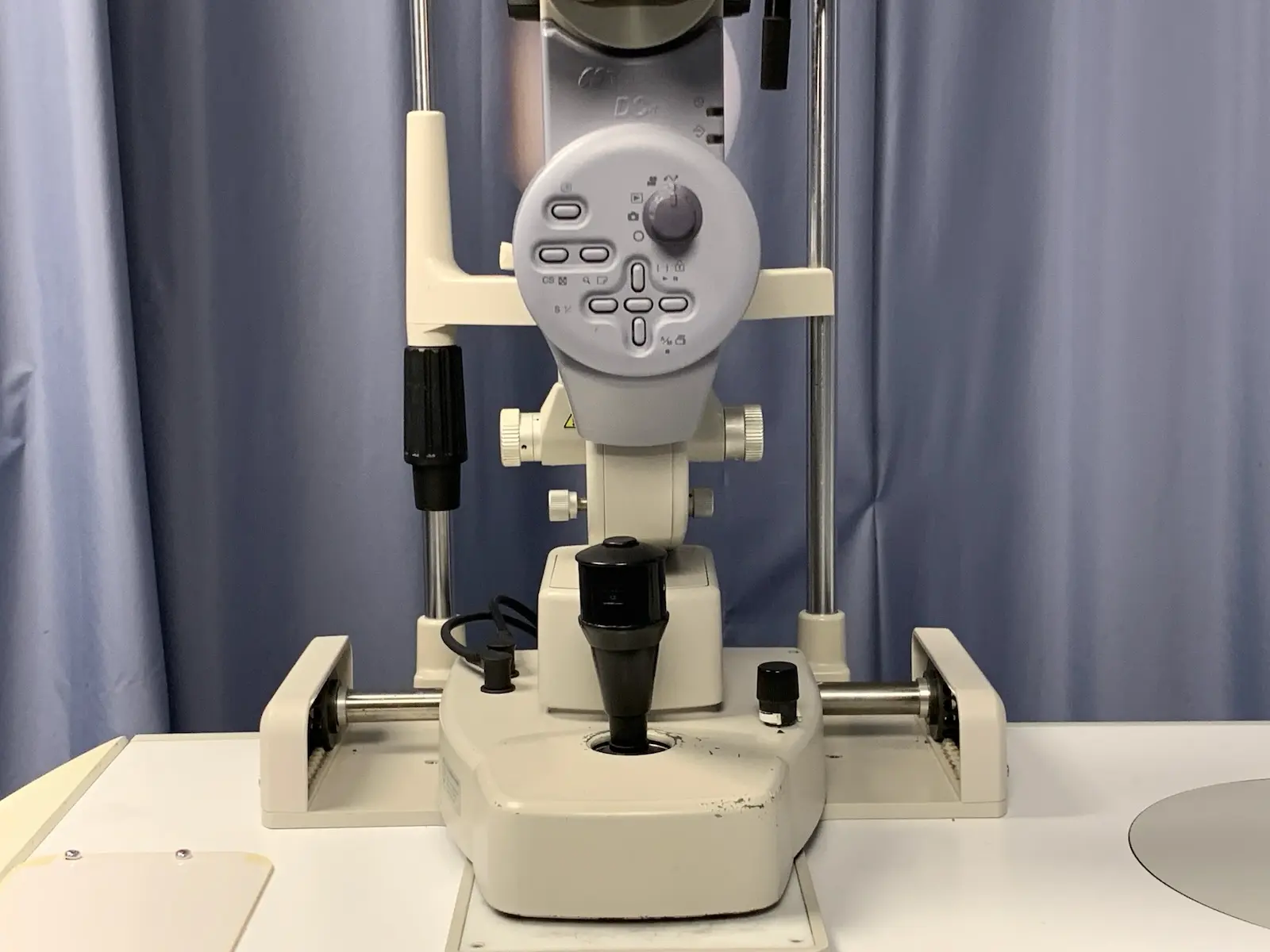 Topcon SL-D7 Class I Slit Lamp w DC-1 Digital Camera Unit & Tonometer Mount