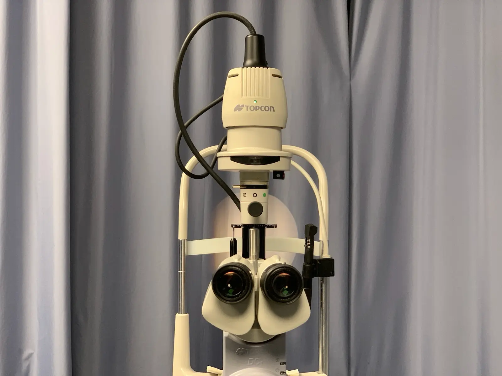 Topcon SL-D7 Class I Slit Lamp w DC-1 Digital Camera Unit & Tonometer Mount